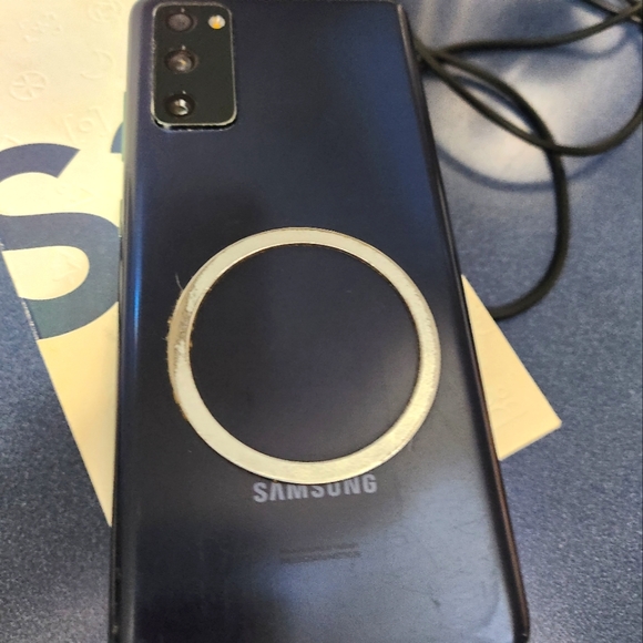 SOLD Samsung S20 FE - Picture 4 of 4